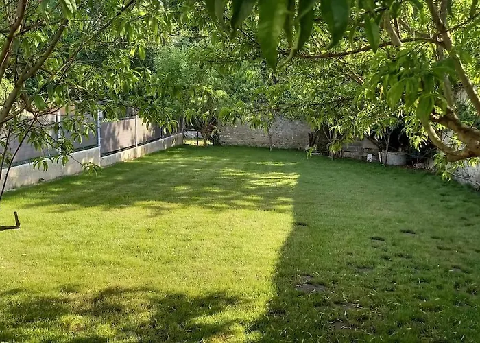 Le Des Murmures Holiday home *